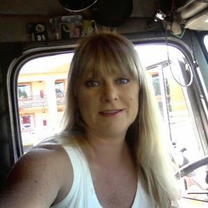 Meet your Posher, Deena